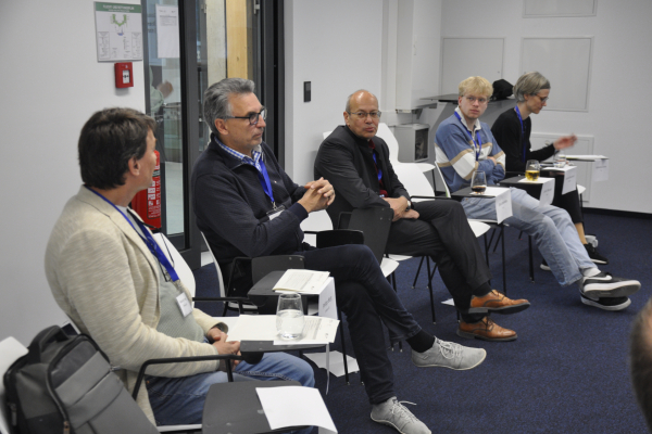 Diskussion in einer Wokrshopgruppe