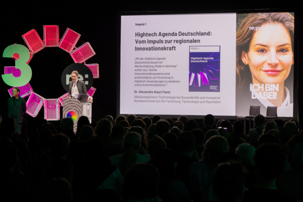 Dr. Alexandra-Gwyn Paetz, Abteilungsleiterin Technologische Souveränität & Innovation am BMFTR